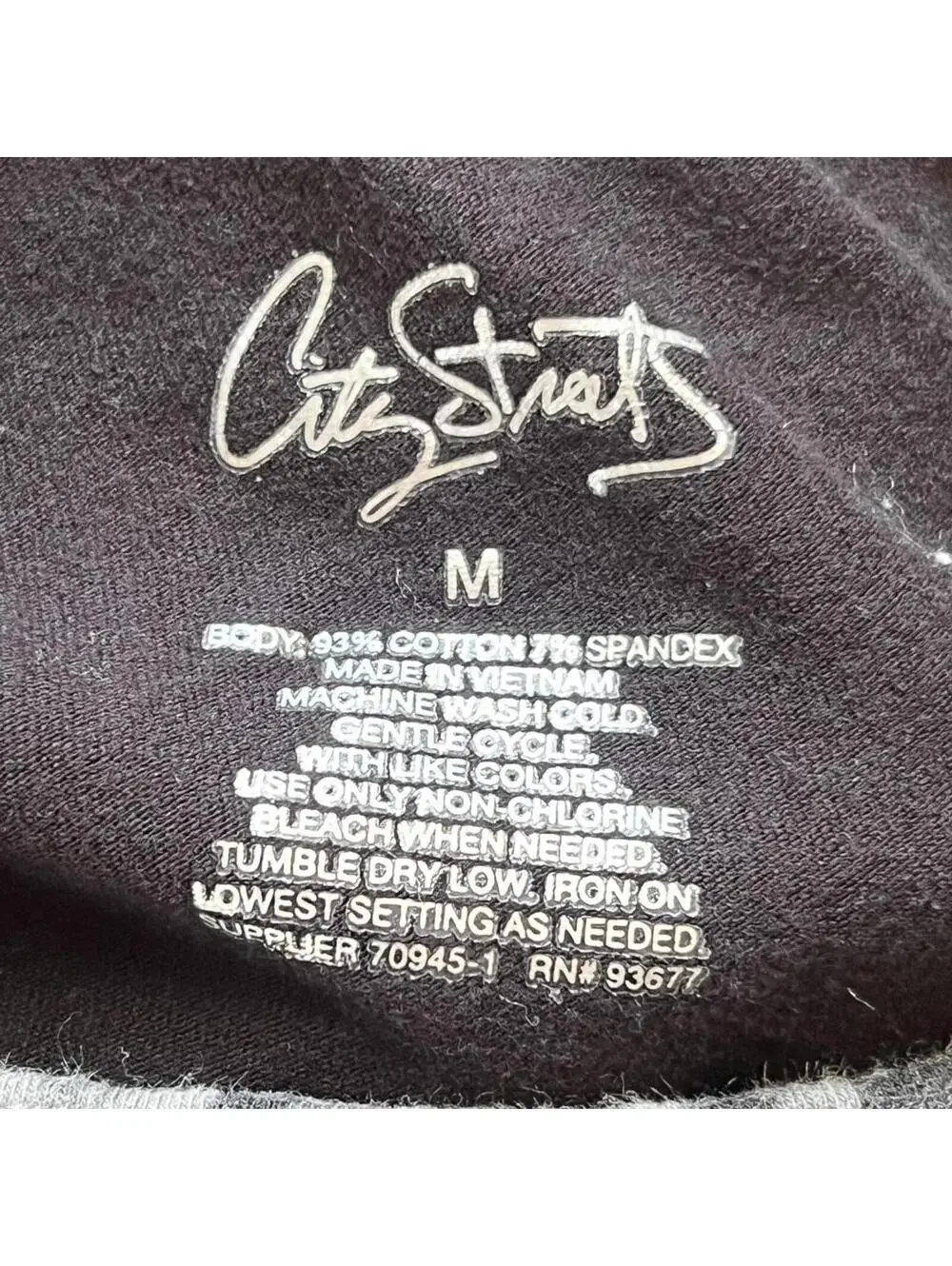 City Streets Y2K Leopard Fold Over Capri Leggings Size Medium - Picture 6 of 6